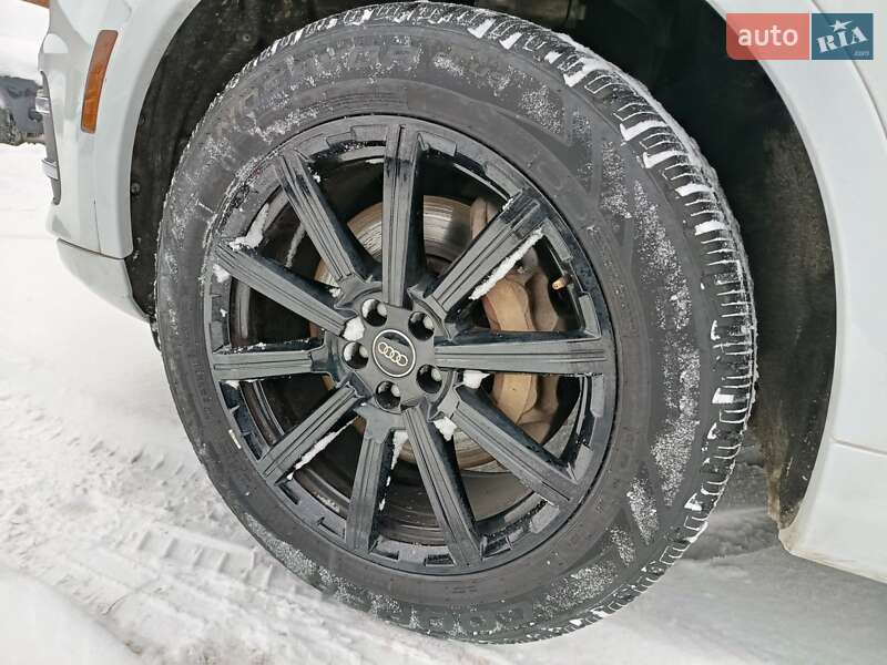 Внедорожник / Кроссовер Audi Q7 2017 в Луцке