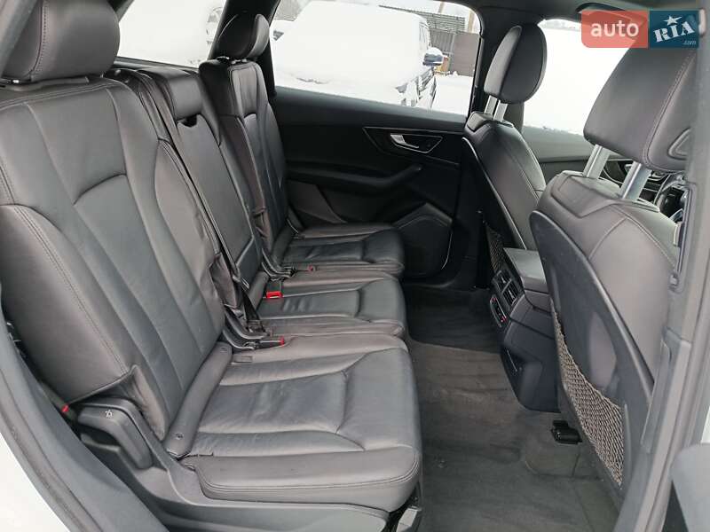Внедорожник / Кроссовер Audi Q7 2017 в Луцке