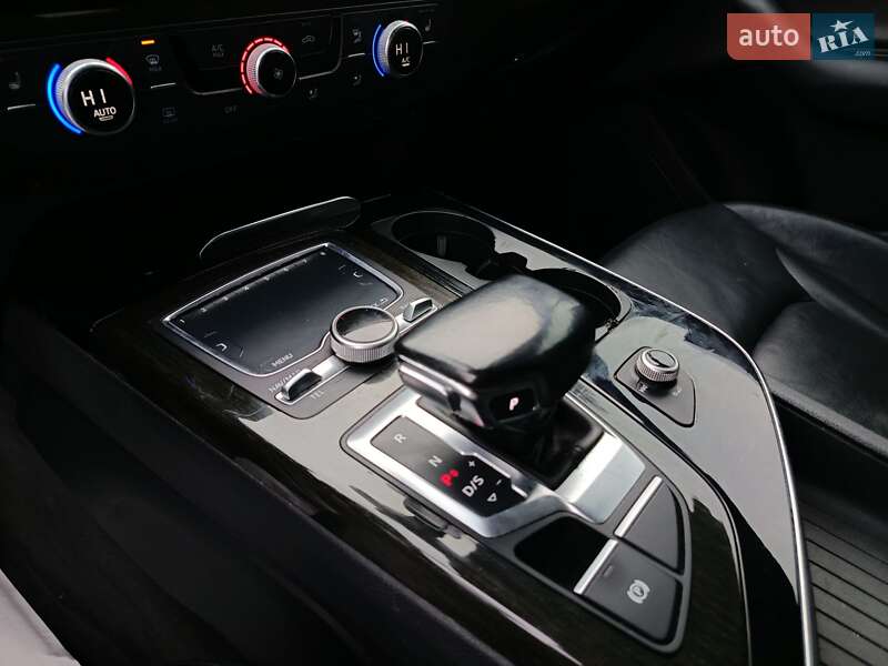 Внедорожник / Кроссовер Audi Q7 2017 в Луцке