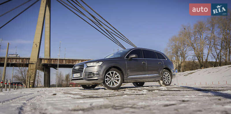 Внедорожник / Кроссовер Audi Q7 2019 в Киеве