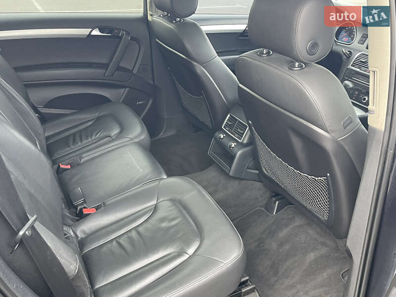 Внедорожник / Кроссовер Audi Q7 2010 в Ровно