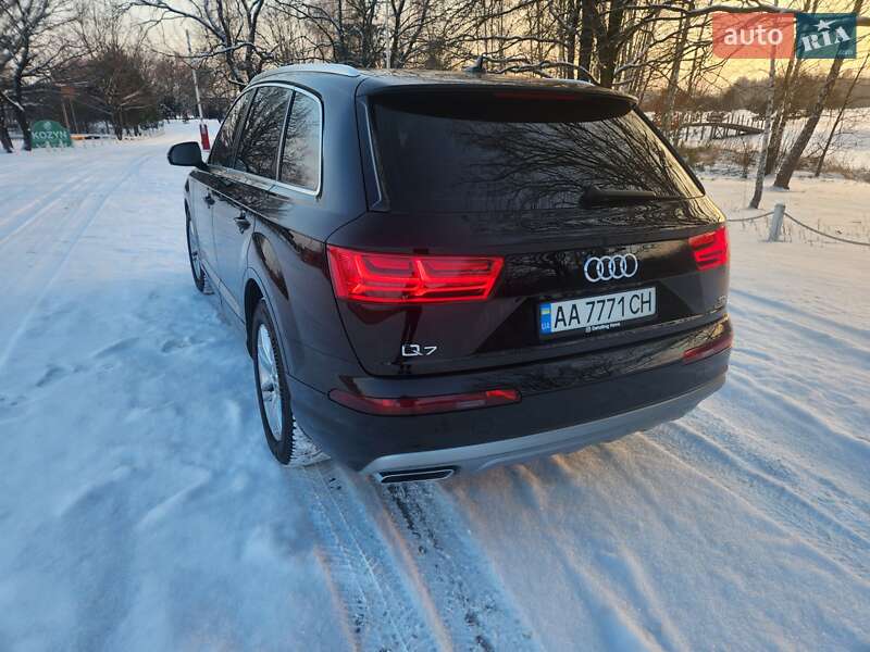 Внедорожник / Кроссовер Audi Q7 2016 в Киеве