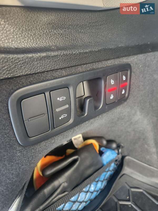 Внедорожник / Кроссовер Audi Q7 2016 в Киеве