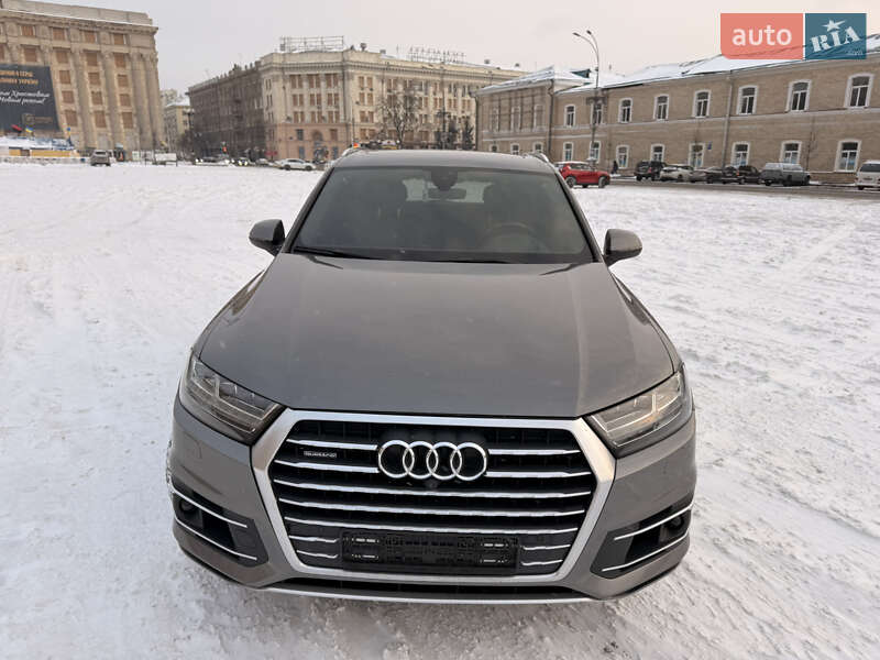 Внедорожник / Кроссовер Audi Q7 2017 в Харькове
