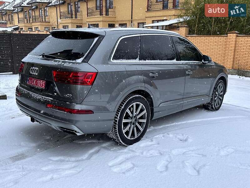 Внедорожник / Кроссовер Audi Q7 2017 в Стрые