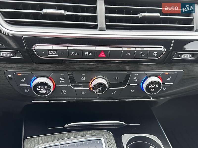 Внедорожник / Кроссовер Audi Q7 2017 в Стрые