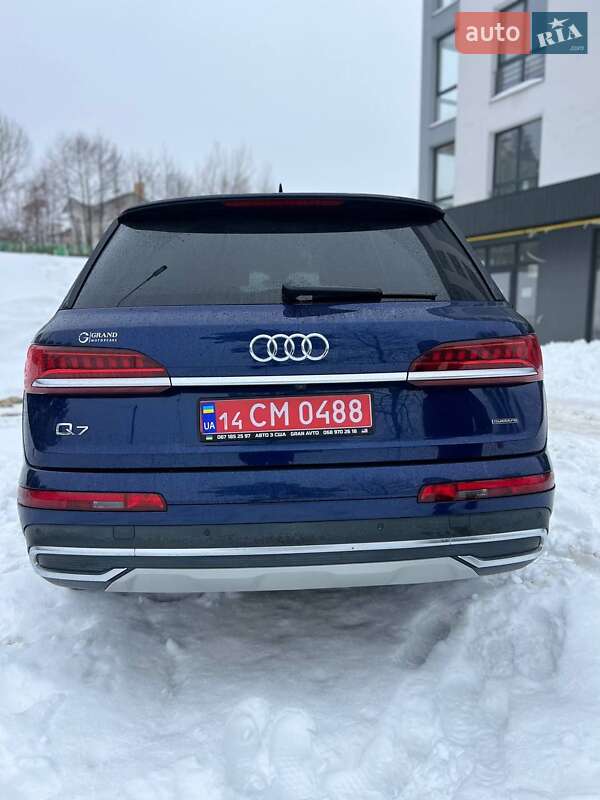 Внедорожник / Кроссовер Audi Q7 2022 в Новояворовске