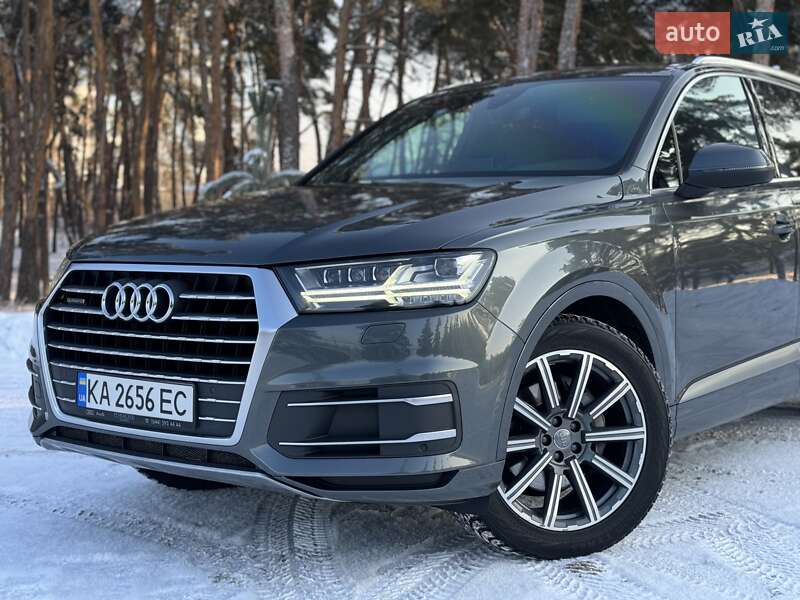 Внедорожник / Кроссовер Audi Q7 2018 в Киеве