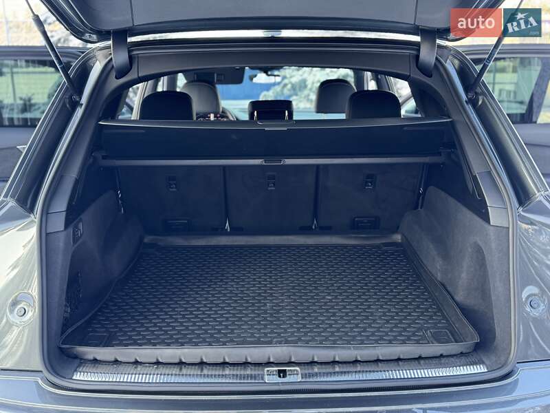 Внедорожник / Кроссовер Audi Q7 2018 в Киеве