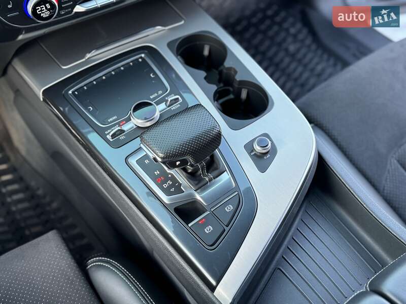 Внедорожник / Кроссовер Audi Q7 2018 в Киеве