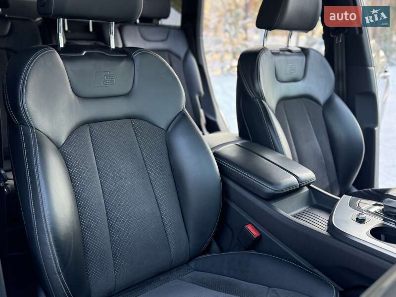 Внедорожник / Кроссовер Audi Q7 2018 в Киеве