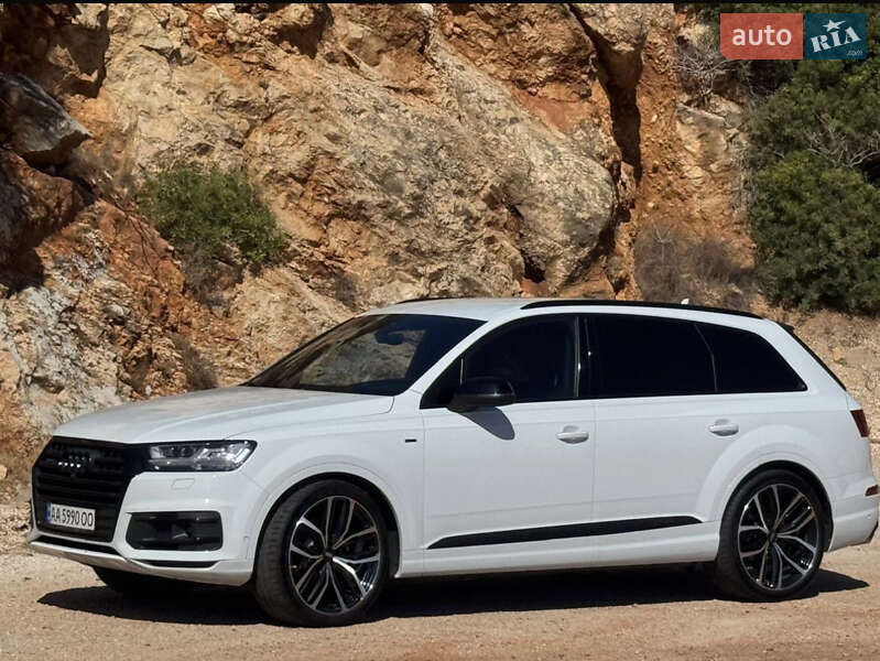 Внедорожник / Кроссовер Audi Q7 2015 в Киеве