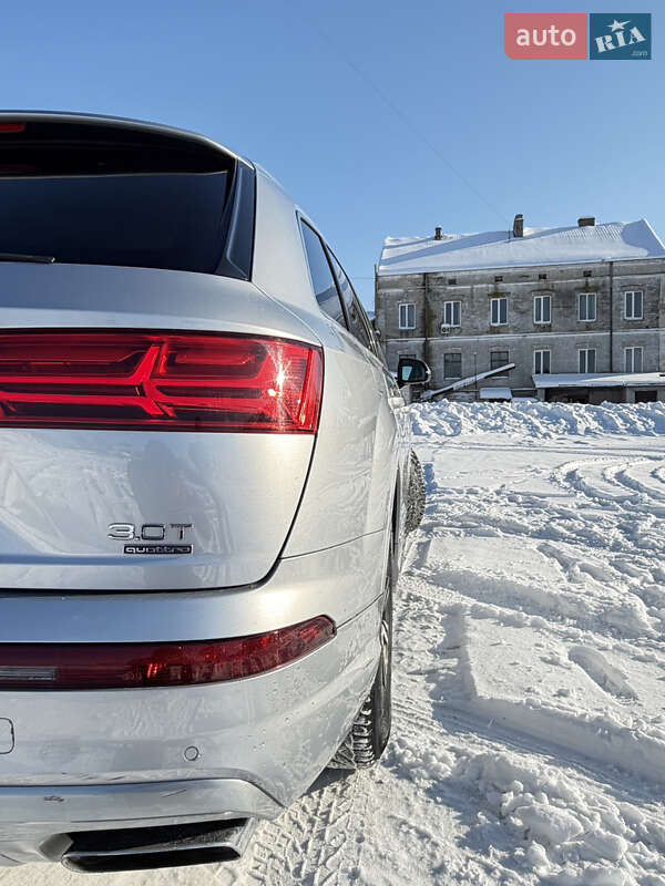 Внедорожник / Кроссовер Audi Q7 2016 в Радивилове