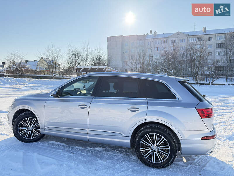 Внедорожник / Кроссовер Audi Q7 2016 в Радивилове