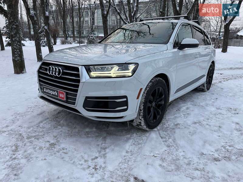 2017 Audi Q7, VIN WA1LAAF74HD054128:plate — фото 1 (autoria)
