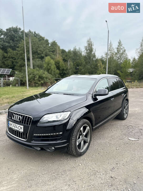 Внедорожник / Кроссовер Audi Q7 2010 в Черняхове