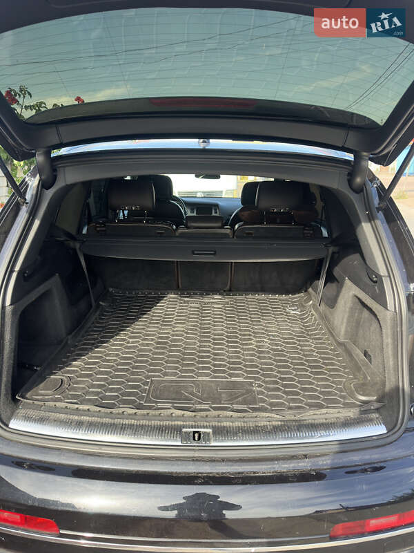 Внедорожник / Кроссовер Audi Q7 2010 в Черняхове