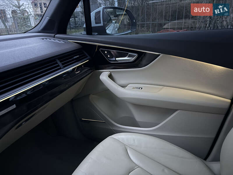 Внедорожник / Кроссовер Audi Q7 2017 в Львове