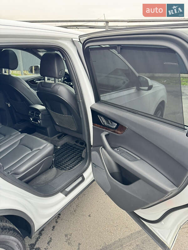 Внедорожник / Кроссовер Audi Q7 2016 в Виннице