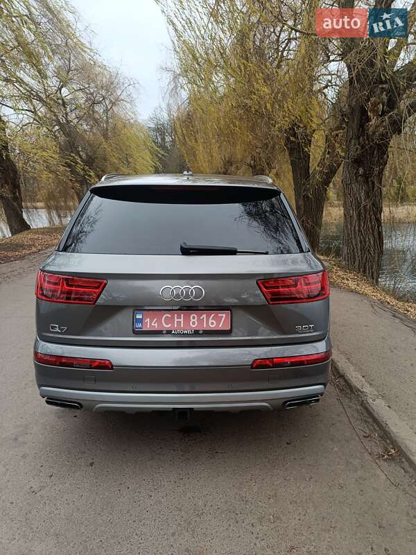 Внедорожник / Кроссовер Audi Q7 2017 в Дубно