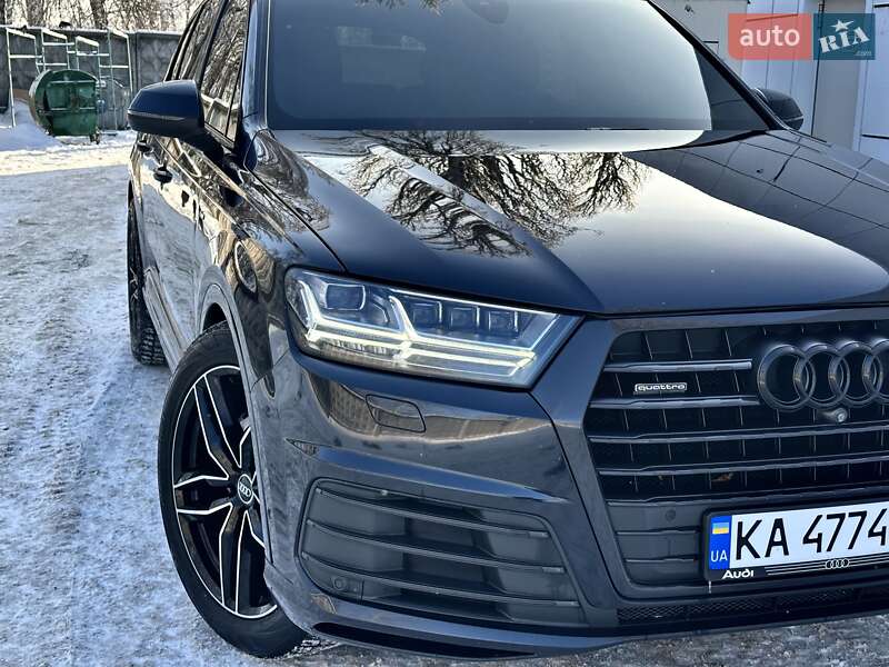 Внедорожник / Кроссовер Audi Q7 2017 в Киеве