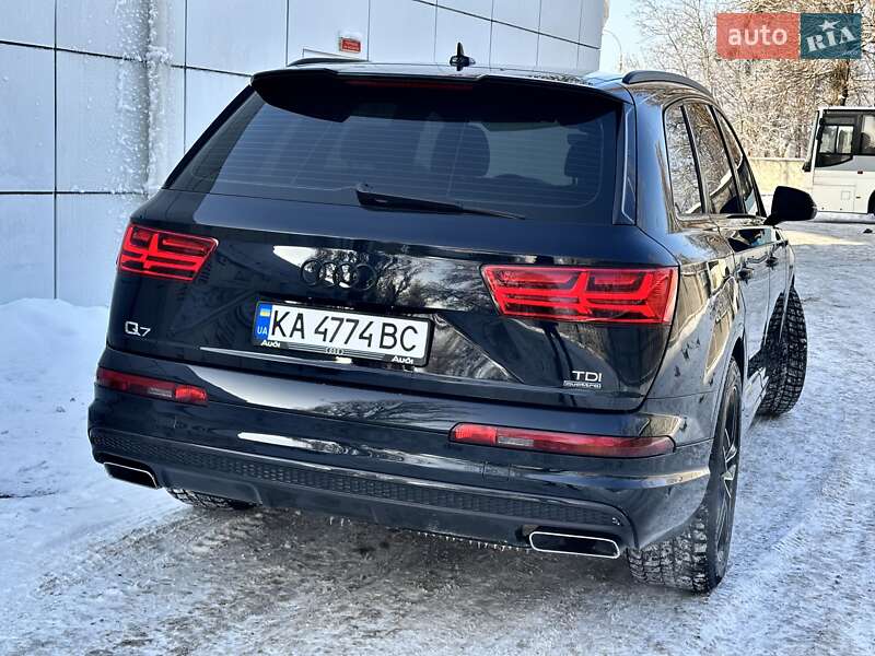 Внедорожник / Кроссовер Audi Q7 2017 в Киеве