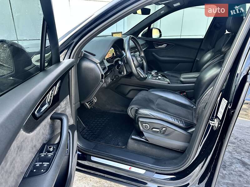 Внедорожник / Кроссовер Audi Q7 2017 в Киеве