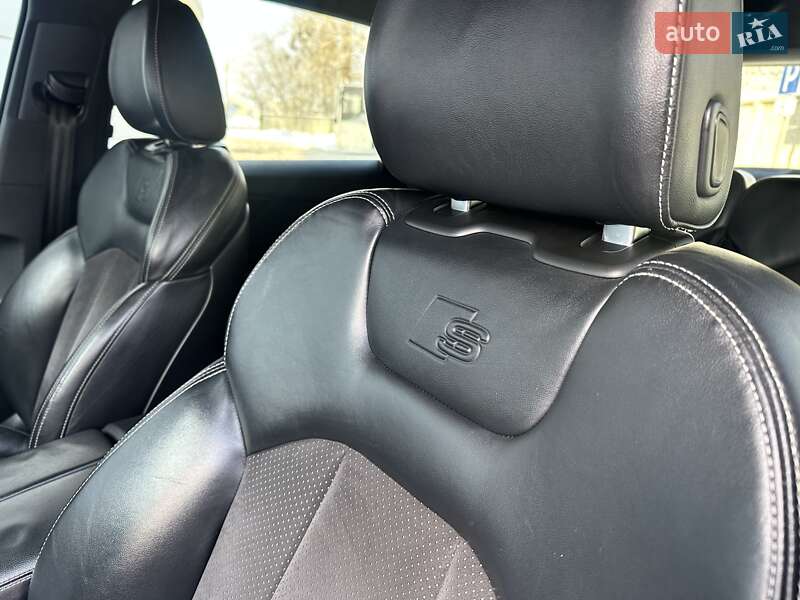 Внедорожник / Кроссовер Audi Q7 2017 в Киеве