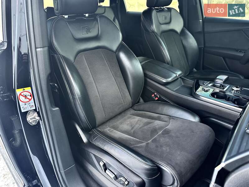 Внедорожник / Кроссовер Audi Q7 2017 в Киеве