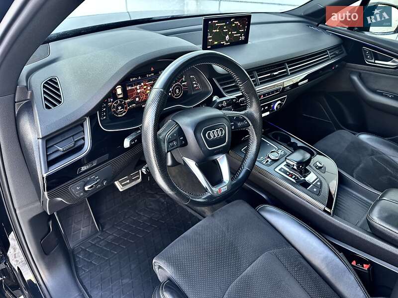 Внедорожник / Кроссовер Audi Q7 2017 в Киеве