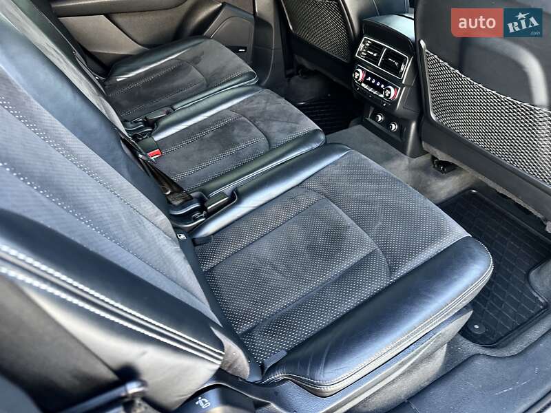 Внедорожник / Кроссовер Audi Q7 2017 в Киеве