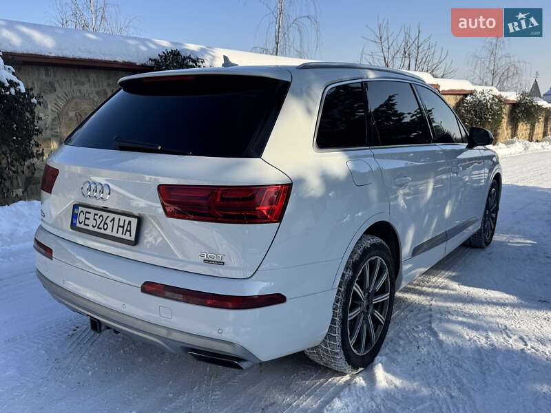 Внедорожник / Кроссовер Audi Q7 2017 в Черновцах