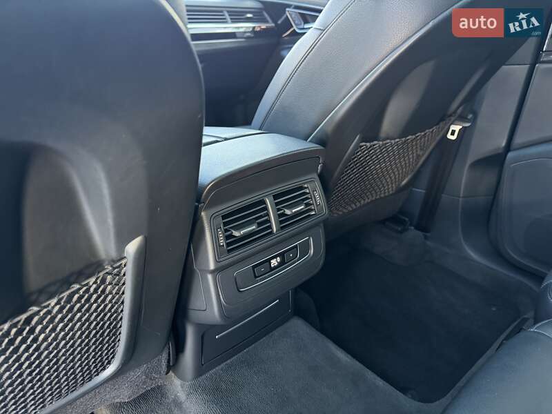 Внедорожник / Кроссовер Audi Q7 2017 в Черновцах