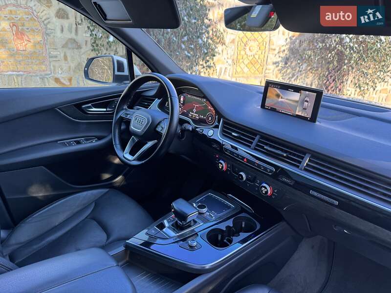 Внедорожник / Кроссовер Audi Q7 2017 в Черновцах
