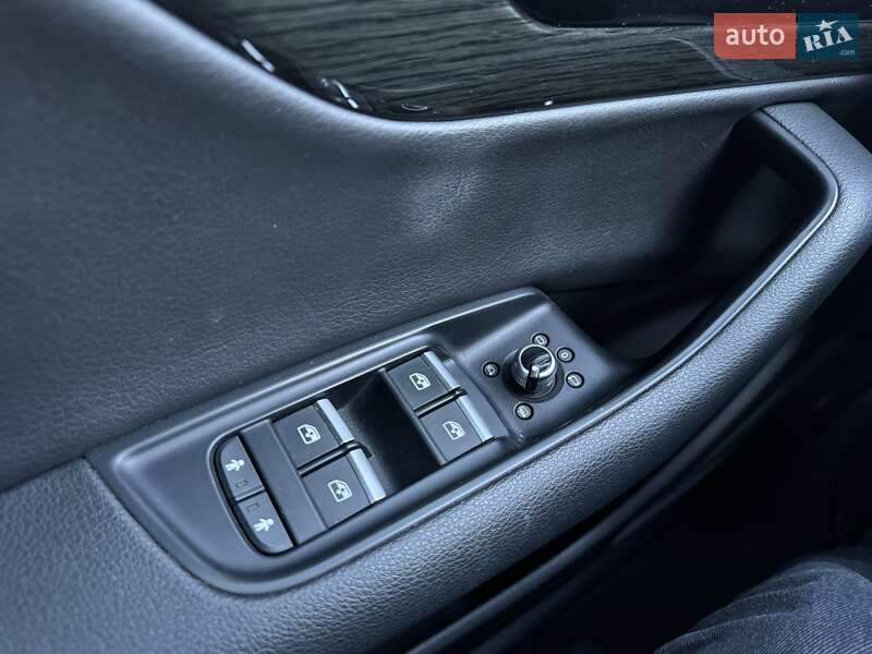 Внедорожник / Кроссовер Audi Q7 2017 в Черновцах