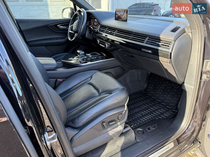 Позашляховик / Кросовер Audi Q7 2018 в Дрогобичі