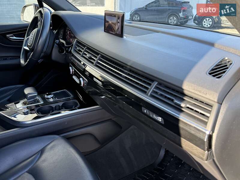 Позашляховик / Кросовер Audi Q7 2018 в Дрогобичі