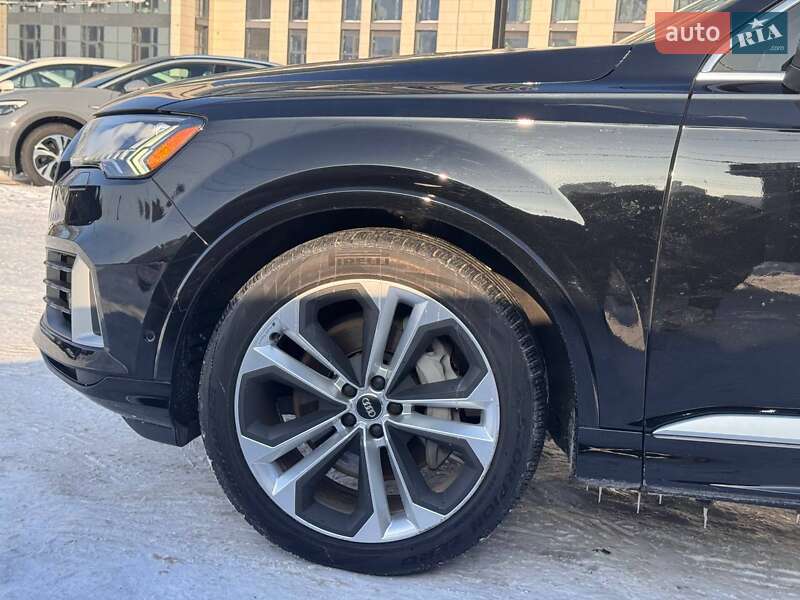 Внедорожник / Кроссовер Audi Q7 2020 в Киеве