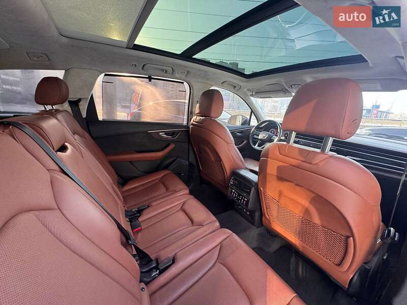 Внедорожник / Кроссовер Audi Q7 2020 в Киеве