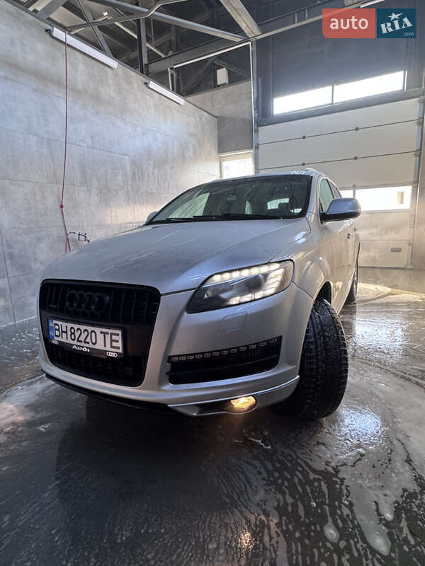 Внедорожник / Кроссовер Audi Q7 2015 в Подольске