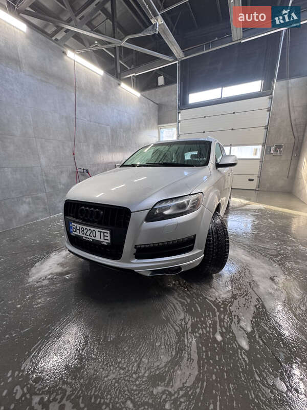 Внедорожник / Кроссовер Audi Q7 2015 в Подольске