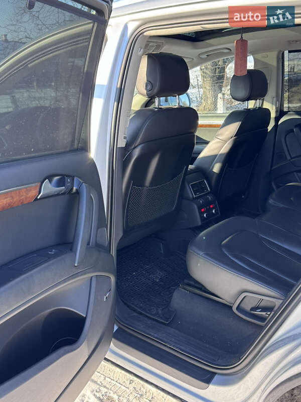 Внедорожник / Кроссовер Audi Q7 2015 в Подольске