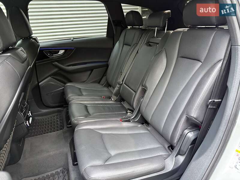 Внедорожник / Кроссовер Audi Q7 2016 в Киеве