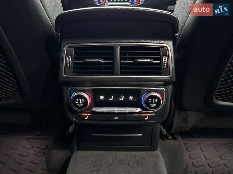 Внедорожник / Кроссовер Audi Q7 2016 в Киеве