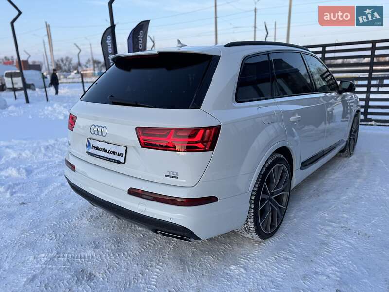 Внедорожник / Кроссовер Audi Q7 2017 в Ровно