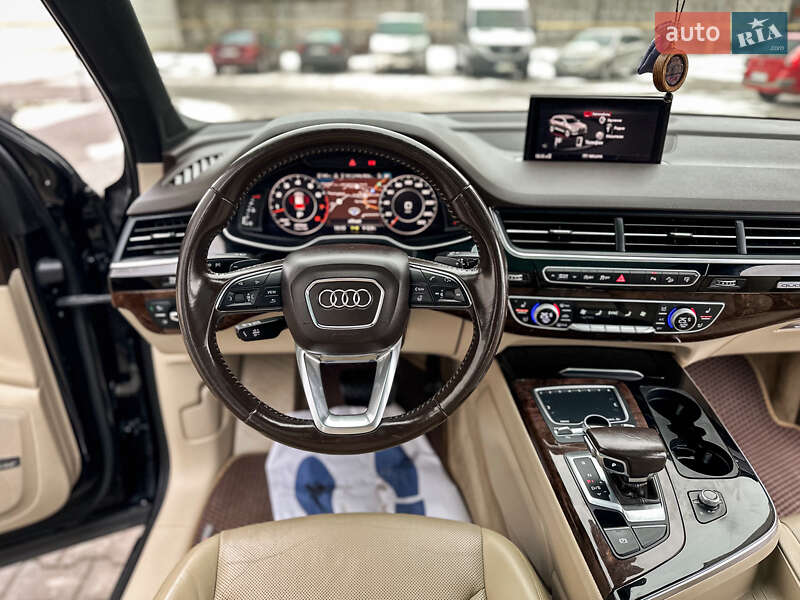 Внедорожник / Кроссовер Audi Q7 2016 в Хмельницком