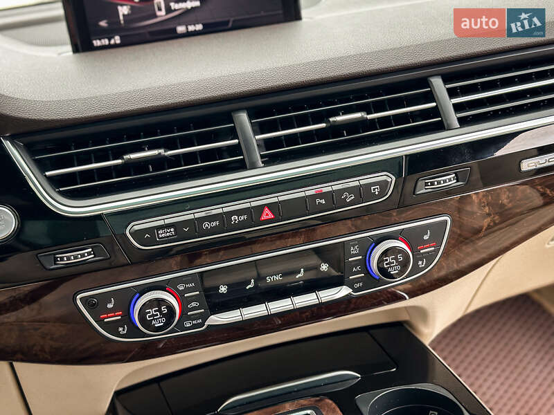 Внедорожник / Кроссовер Audi Q7 2016 в Хмельницком