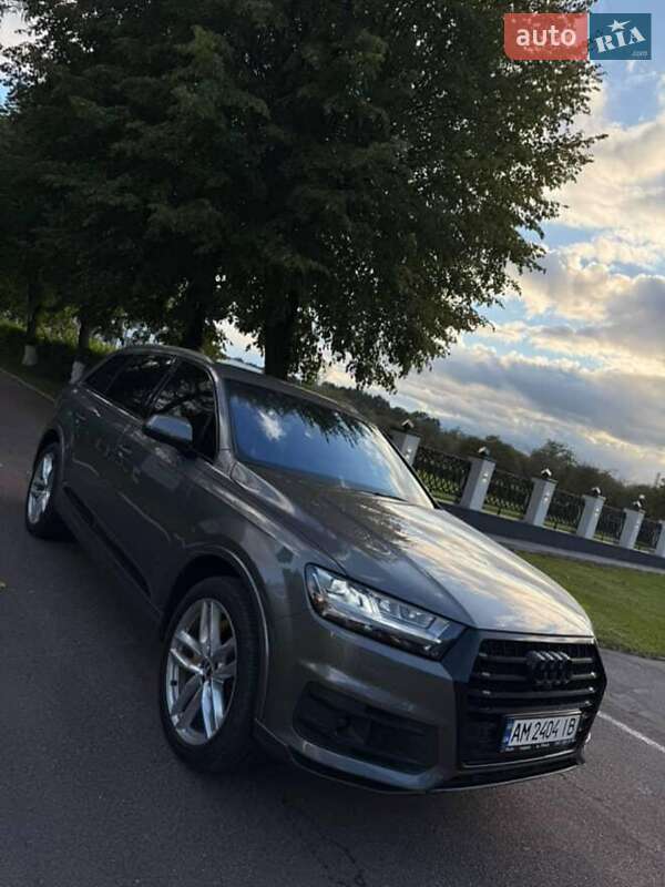 Внедорожник / Кроссовер Audi Q7 2016 в Звягеле