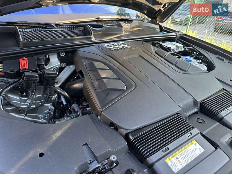 Внедорожник / Кроссовер Audi Q7 2016 в Звягеле