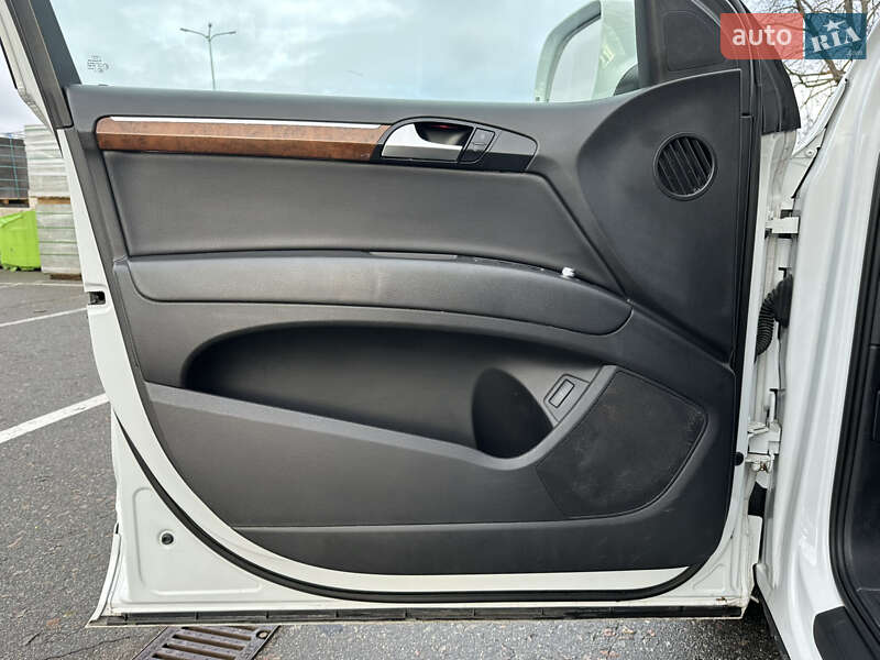 Внедорожник / Кроссовер Audi Q7 2014 в Киеве